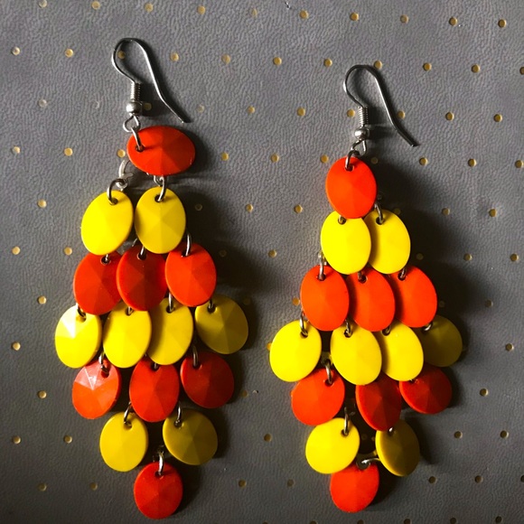 Earrings - Picture 1 of 2